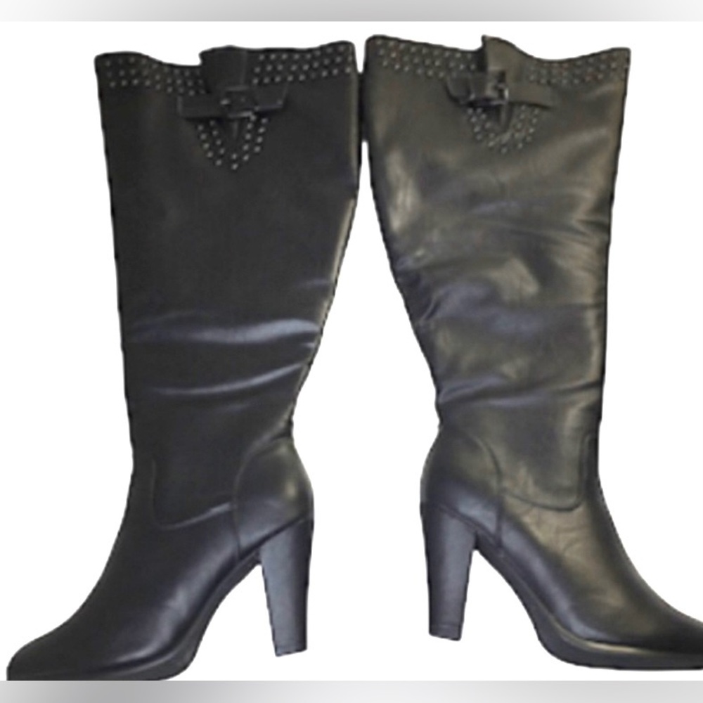 🔥TORRID Faux Leather BOOTS 🔥size 6🔥PreOwned Condition
